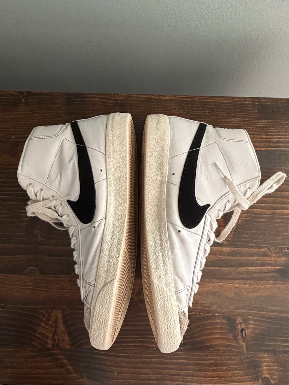 Nike Blazers 77 Mid White with Black Swoosh Athletic Sneakers Men’s 8.5 - Picture 10 of 14